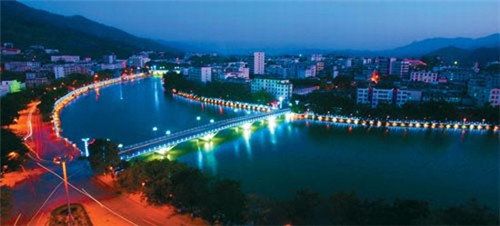 奶茶店的好处，奶茶店的优势与劣势分析总结